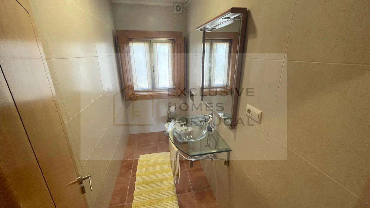 Moradia T4 para Venda em Calheiros Foto 12