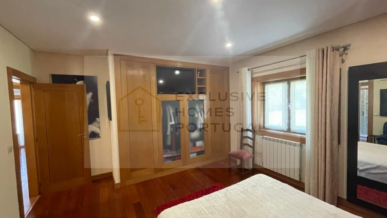 Moradia T4 para Venda em Calheiros Foto 26