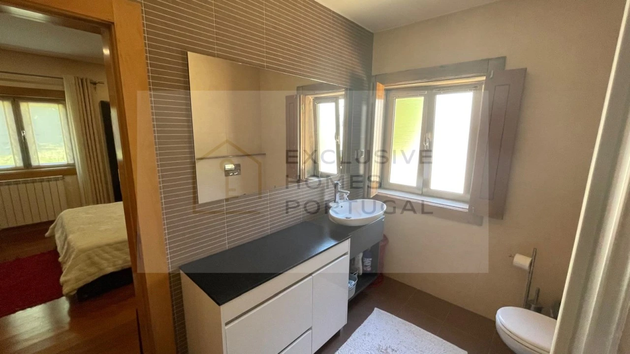 Moradia T4 para Venda em Calheiros Foto 30