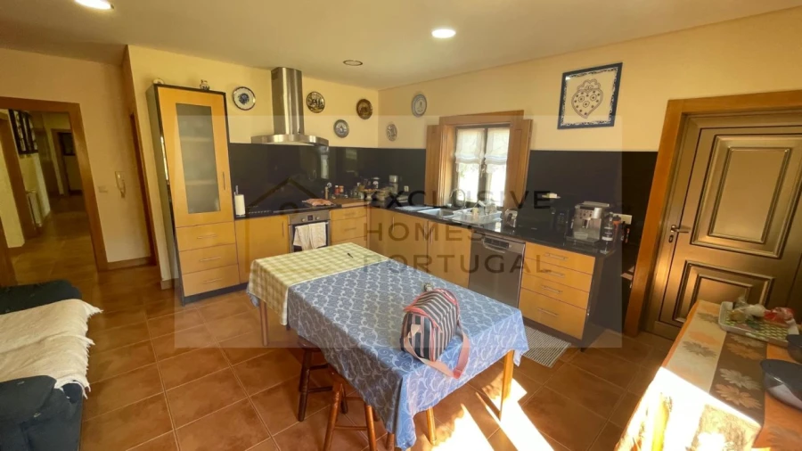 Moradia T4 para Venda em Calheiros Foto 14