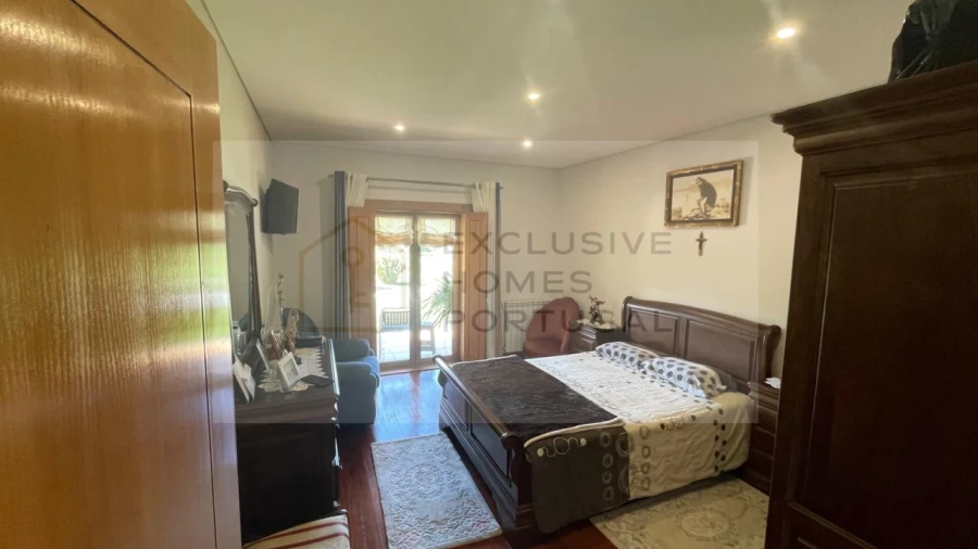 Moradia T4 para Venda em Calheiros Foto 18