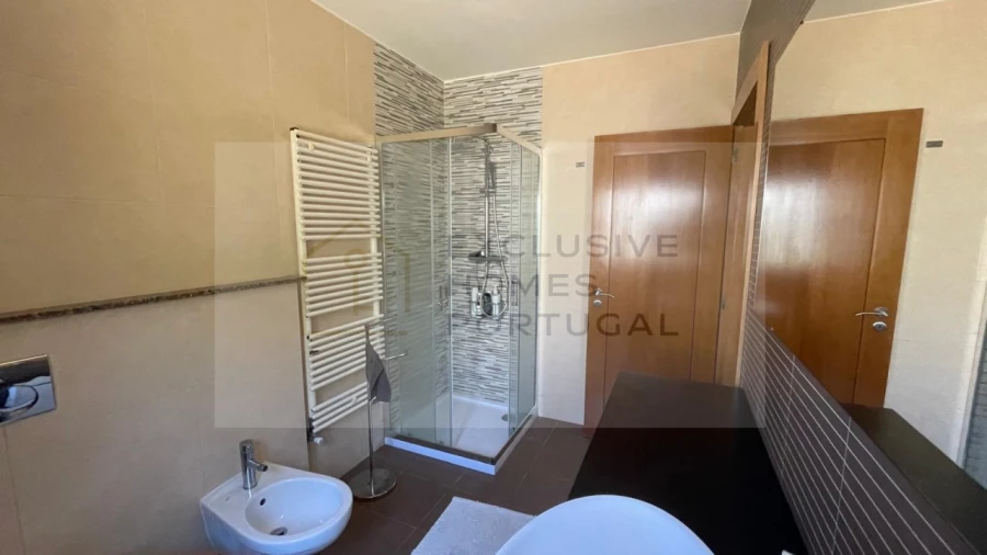 Moradia T4 para Venda em Calheiros Foto 29