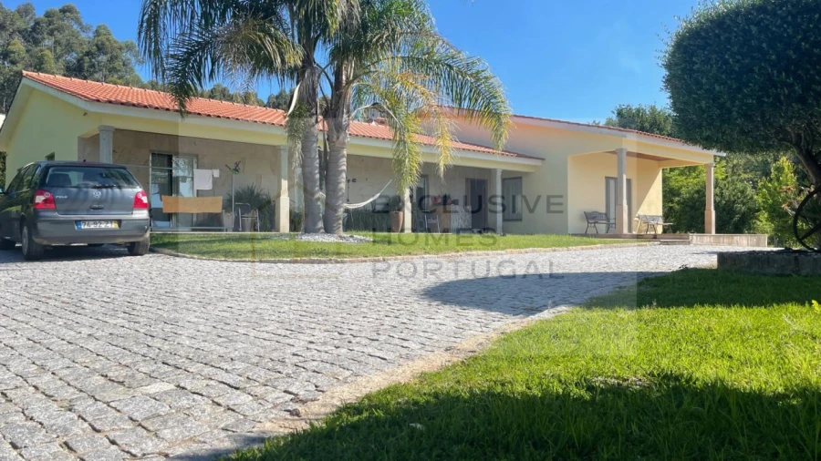 Moradia T4 para Venda em Calheiros Foto 42