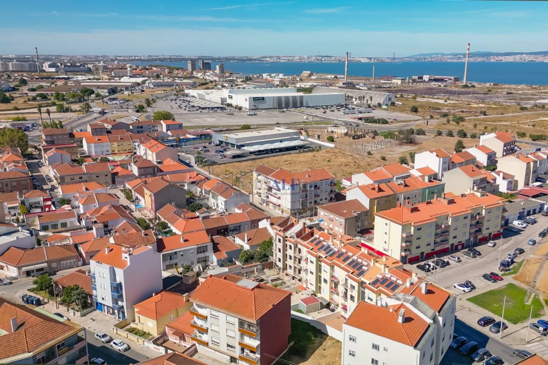 Apartamento T2 para Venda em Barreiro e Lavradio Foto 24