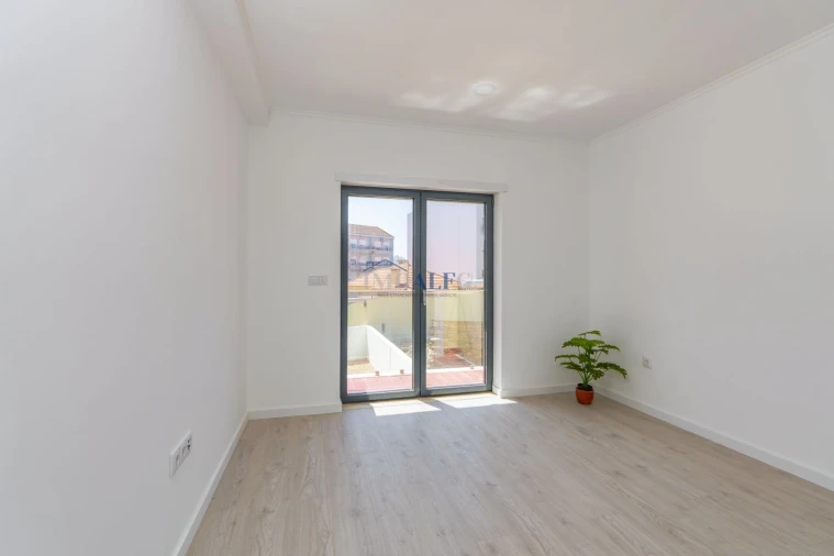 Apartamento T2 para Venda em Barreiro e Lavradio Foto 13