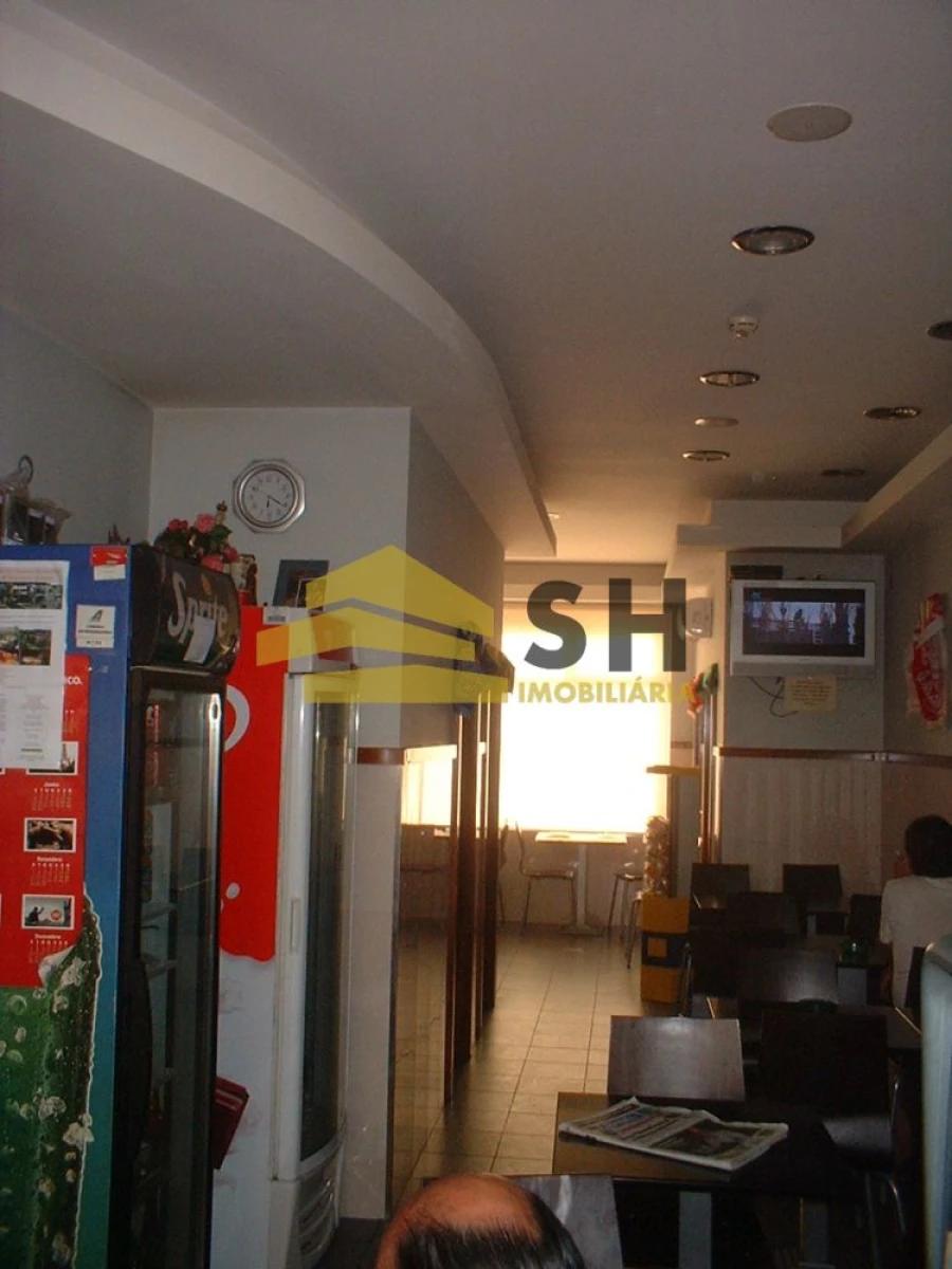 Loja para Trespasse em Avintes Foto 10