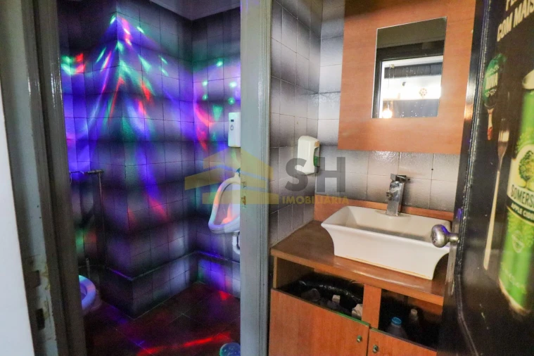 Loja para Trespasse em Castêlo da Maia Foto 3