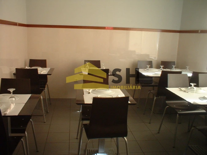 Loja para Trespasse em Avintes Foto 1