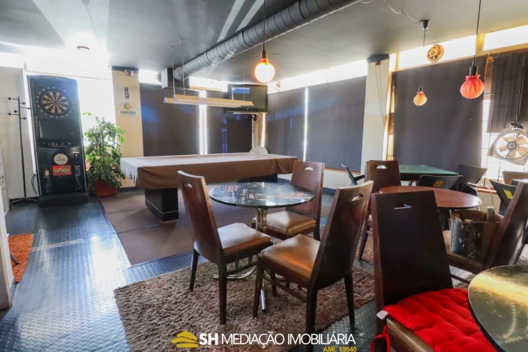 Loja para Trespasse em Castêlo da Maia Foto 1