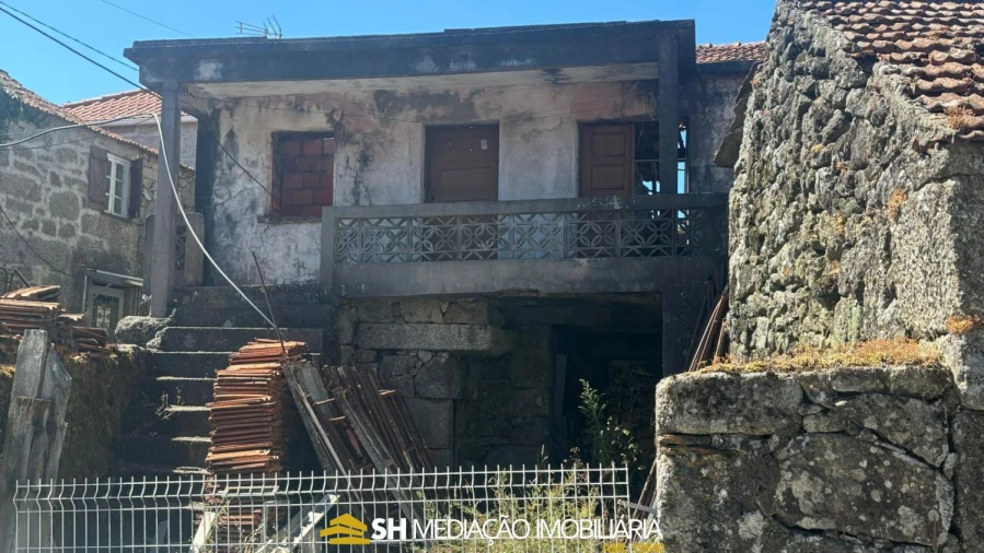 Moradia T3 para Venda em Gestaço Foto 9