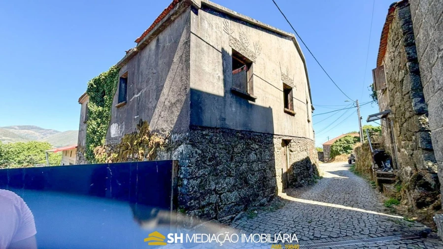 Moradia T3 para Venda em Gestaço Foto 2