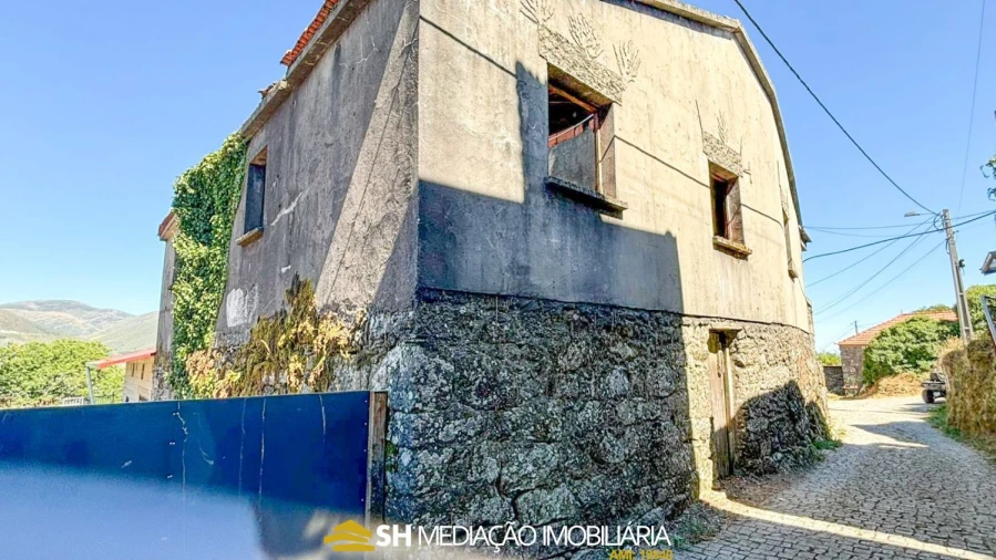 Moradia T3 para Venda em Gestaço Foto 5