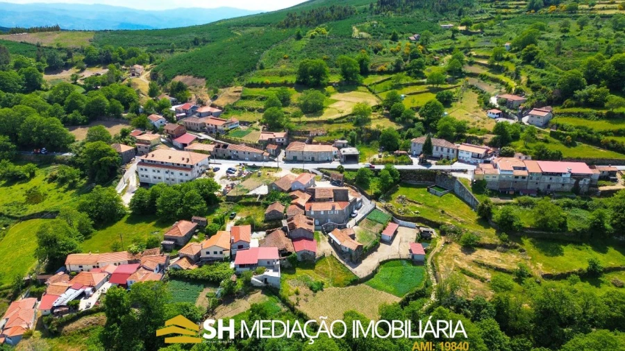 Moradia T3 para Venda em Gestaço Foto 17