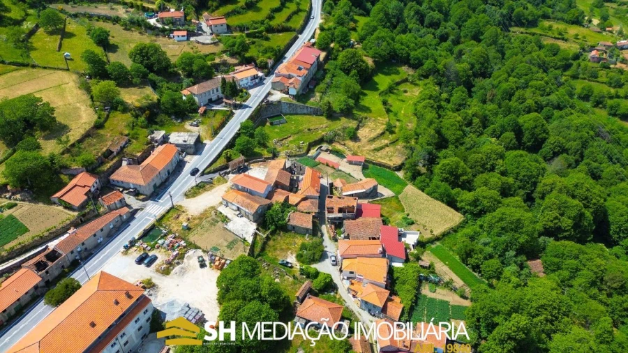 Moradia T3 para Venda em Gestaço Foto 16