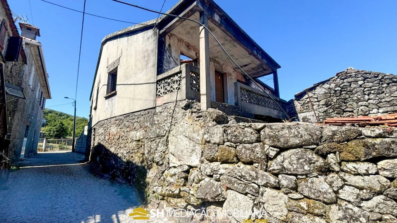 Moradia T3 para Venda em Gestaço Foto 1