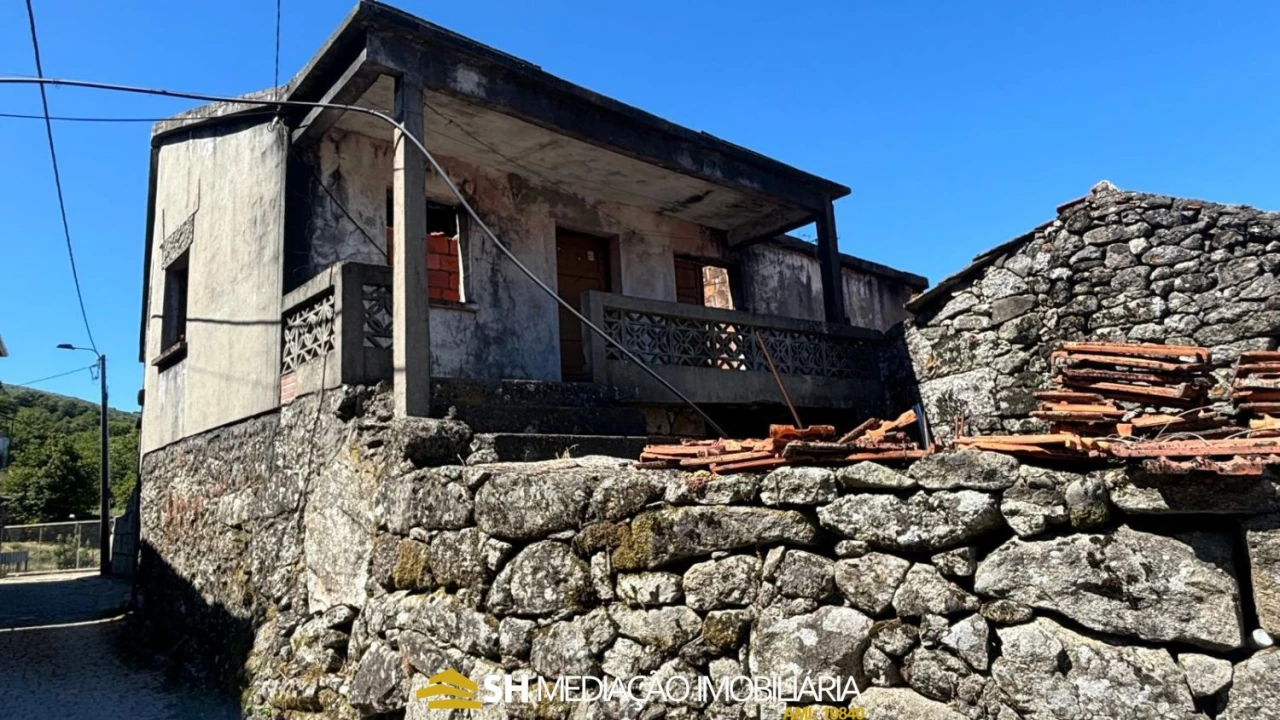 Moradia T3 para Venda em Gestaço Foto 7