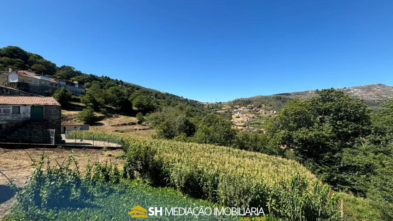 Moradia T3 para Venda em Gestaço Foto 13