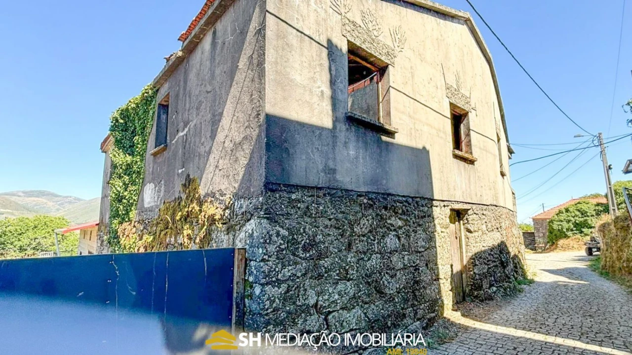 Moradia T3 para Venda em Gestaço Foto 5