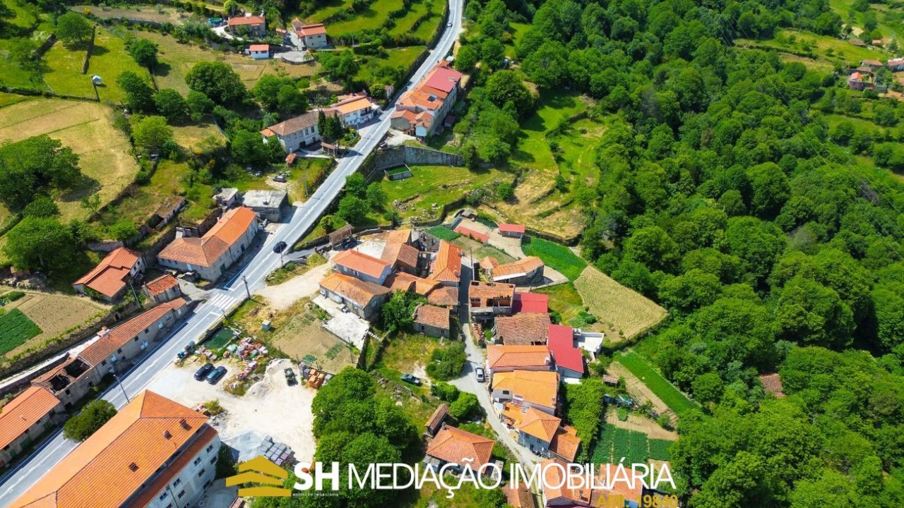 Moradia T3 para Venda em Gestaço Foto 16