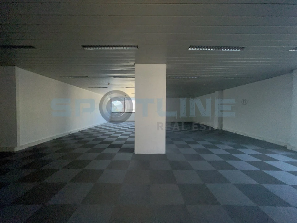 Escritório para Venda em Sacavém e Prior Velho Foto 12