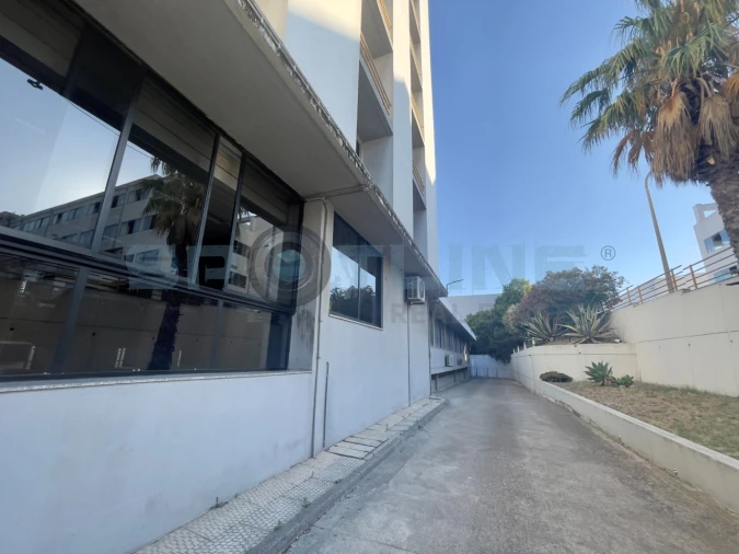 Escritório para Venda em Sacavém e Prior Velho Foto 5