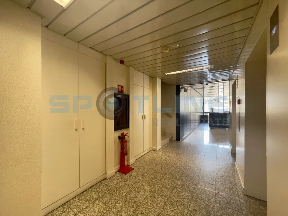 Escritório para Venda em Sacavém e Prior Velho Foto 7