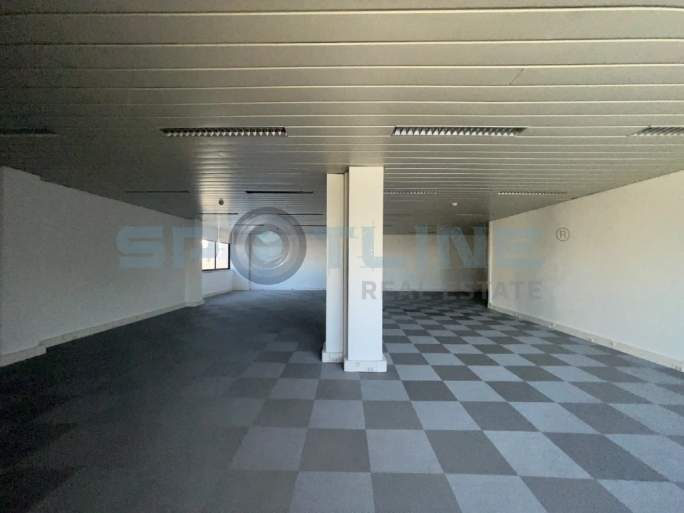 Escritório para Venda em Sacavém e Prior Velho Foto 15