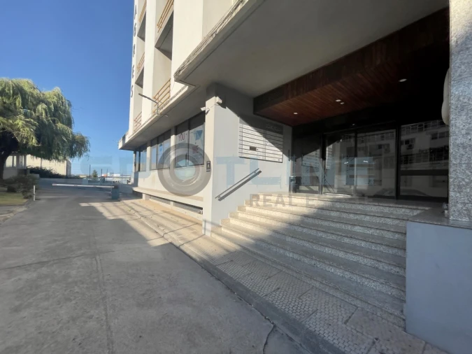 Escritório para Venda em Sacavém e Prior Velho Foto 4