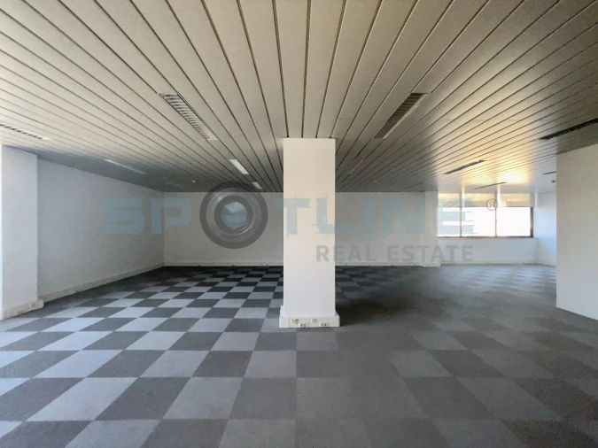 Escritório para Venda em Sacavém e Prior Velho Foto 18