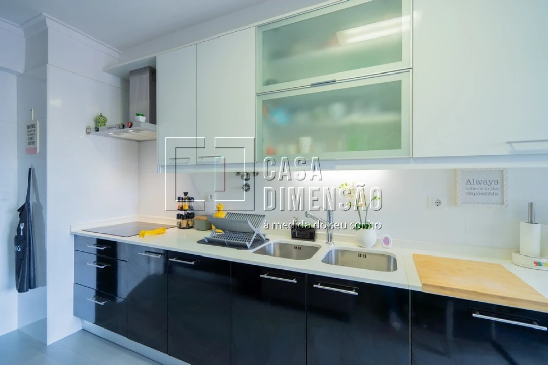 Apartamento T2 para Venda em Massamá e Monte Abraão Foto 28