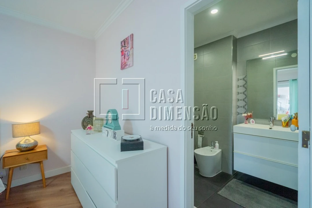 Apartamento T2 para Venda em Massamá e Monte Abraão Foto 50