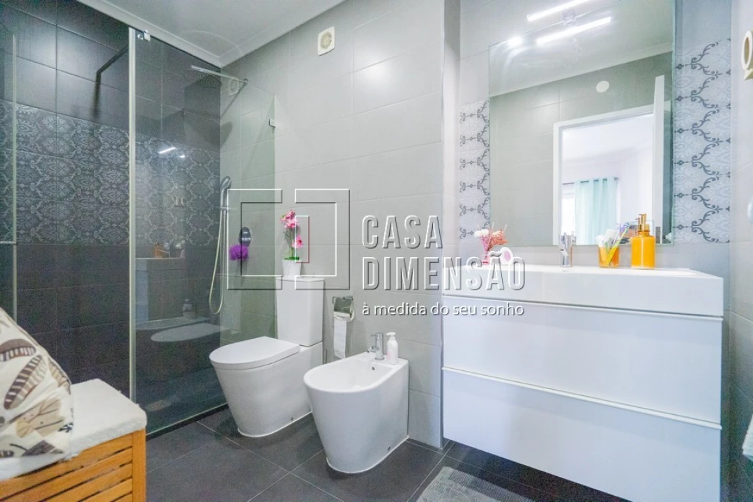 Apartamento T2 para Venda em Massamá e Monte Abraão Foto 51