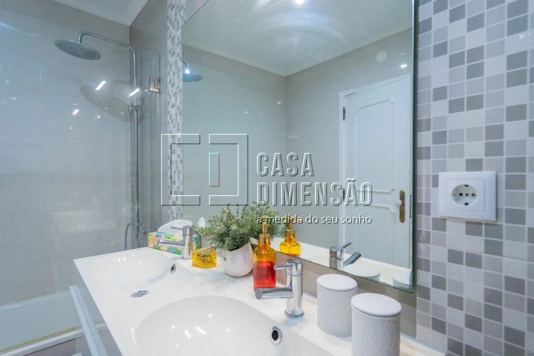 Apartamento T2 para Venda em Massamá e Monte Abraão Foto 68