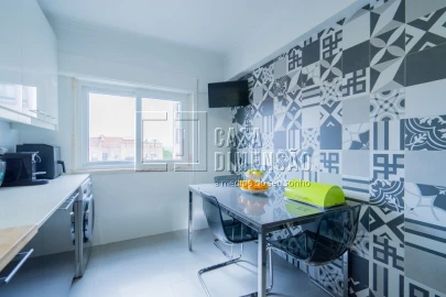 Apartamento T2 para Venda em Massamá e Monte Abraão