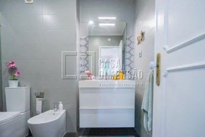 Apartamento T2 para Venda em Massamá e Monte Abraão