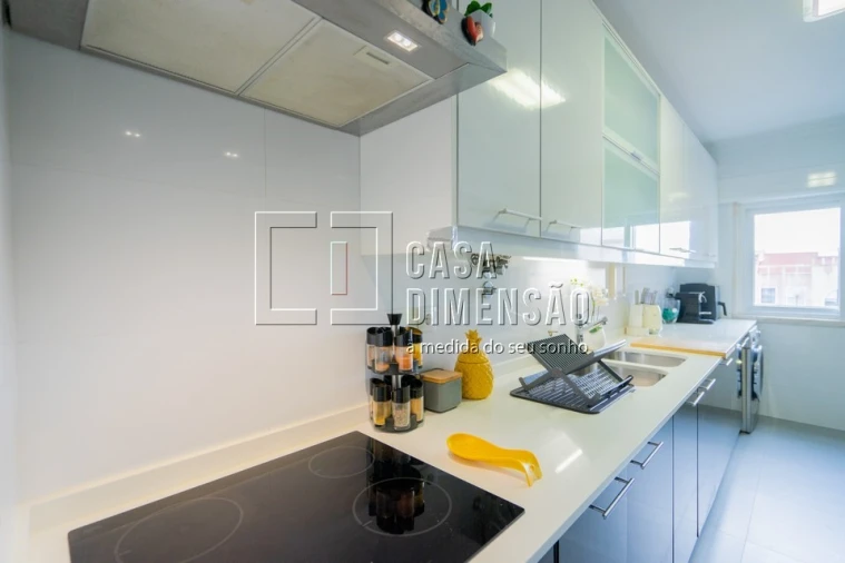 Apartamento T2 para Venda em Massamá e Monte Abraão Foto 24