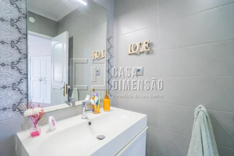 Apartamento T2 para Venda em Massamá e Monte Abraão Foto 55