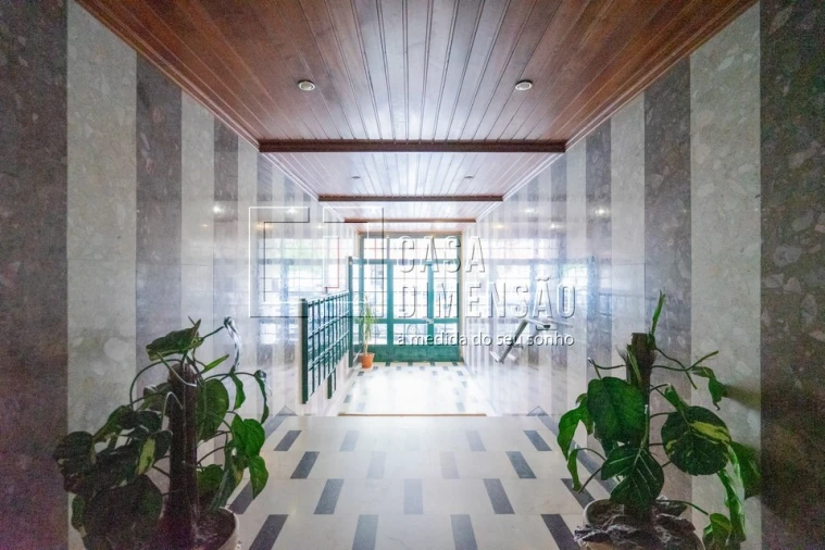 Apartamento T2 para Venda em Massamá e Monte Abraão Foto 70