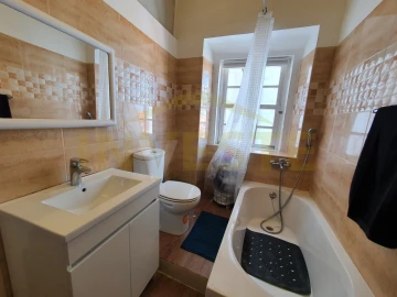 Apartamento T2 para Venda em Santa Maria Maior