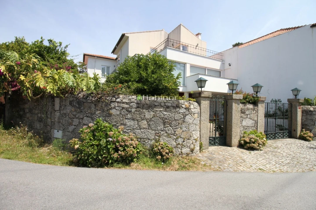 Moradia T5 para Venda em Santa Maria Maior e Monserrate e Meadela Foto 2