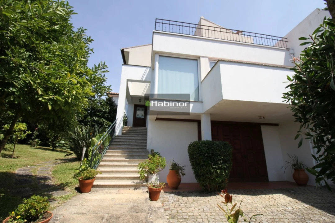 Moradia T5 para Venda em Santa Maria Maior e Monserrate e Meadela Foto 3