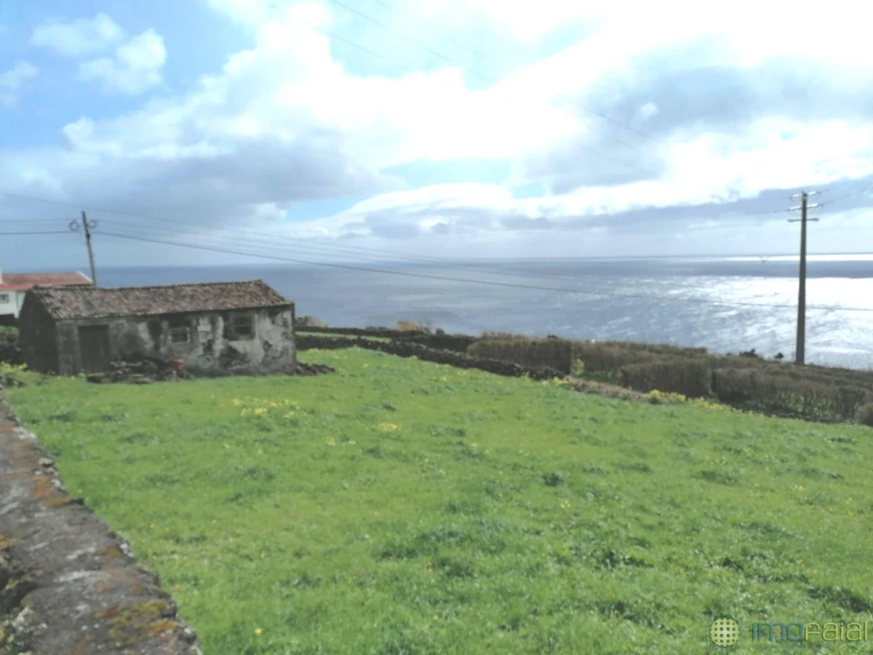 Moradia T2 para Venda em Ribeiras Foto 1