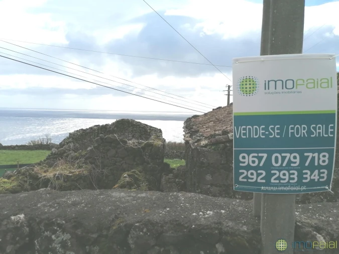 Moradia T2 para Venda em Ribeiras Foto 6