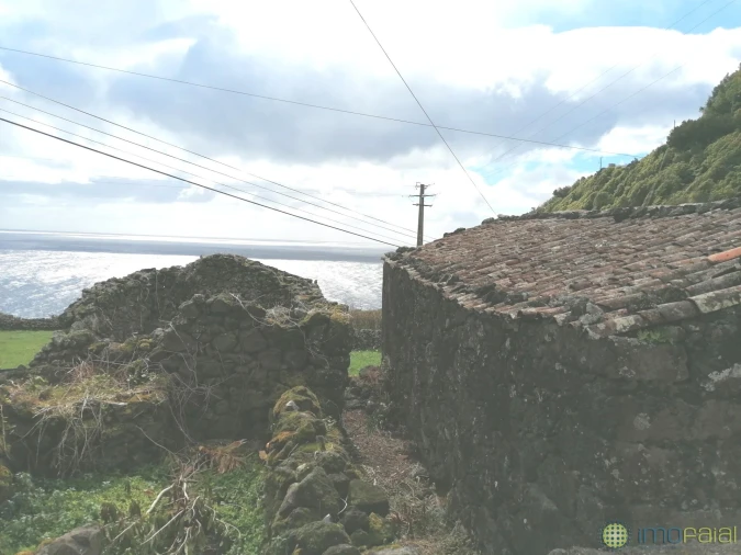 Moradia T2 para Venda em Ribeiras Foto 3