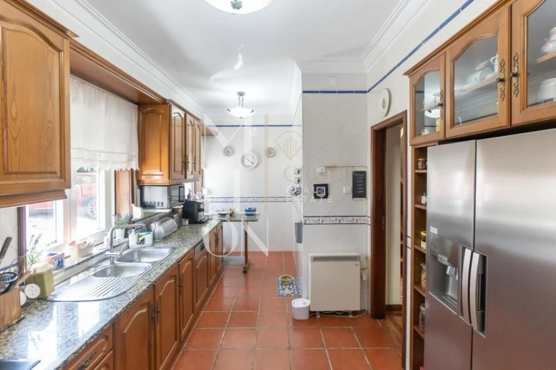 Moradia T4 para Venda em Nogueira e Silva Escura Foto 4