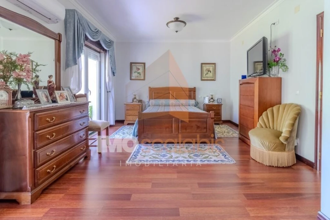 Moradia T5 para Venda em Romeira e Várzea Foto 44