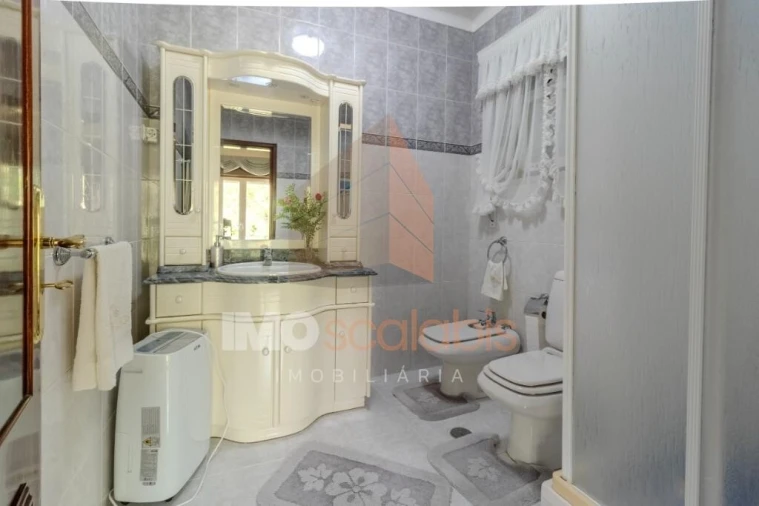 Moradia T5 para Venda em Romeira e Várzea Foto 48