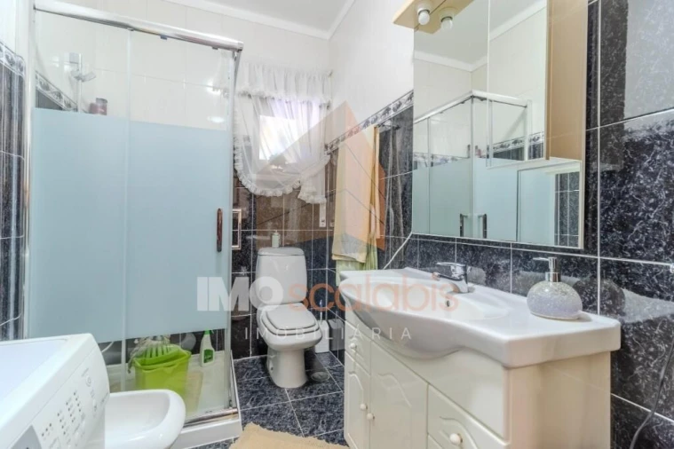 Moradia T5 para Venda em Romeira e Várzea Foto 8