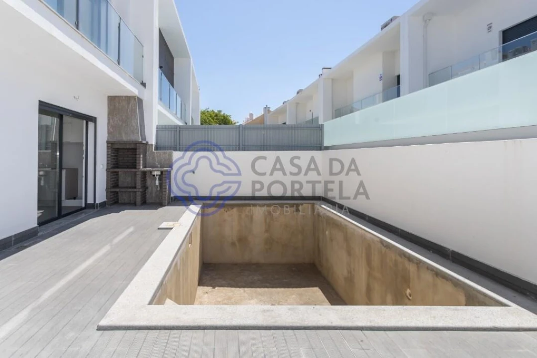 Moradia T4 para Venda em Alcochete Foto 1