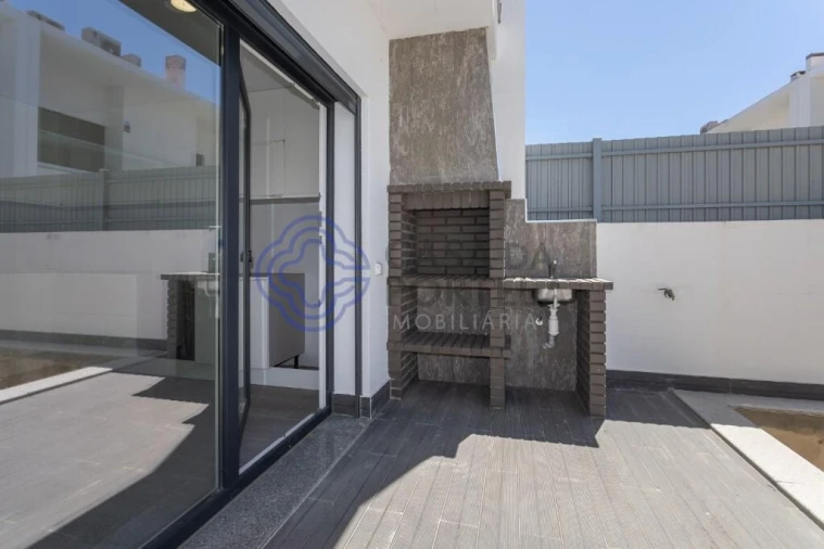 Moradia T4 para Venda em Alcochete Foto 3